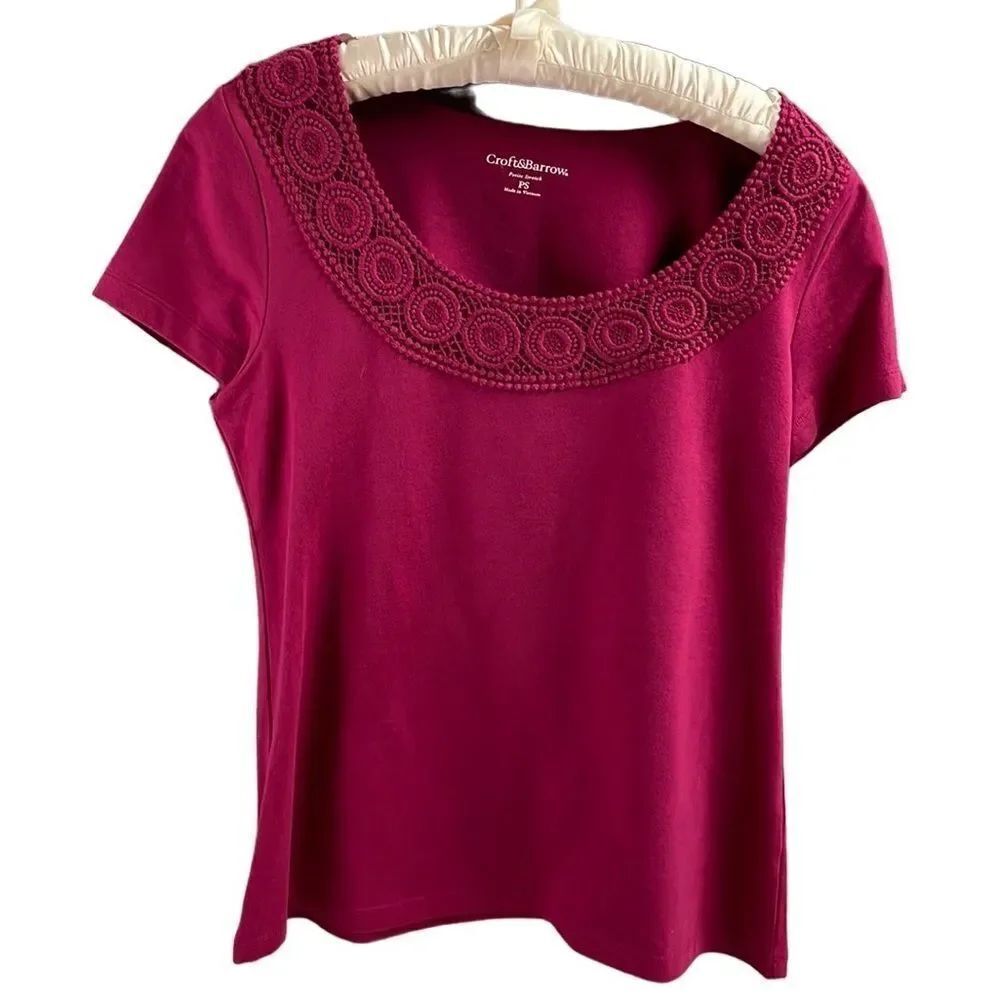 Croft and Barrow Petite Small Ladies Crocheted Lace Trim Scoop Neck Top PS